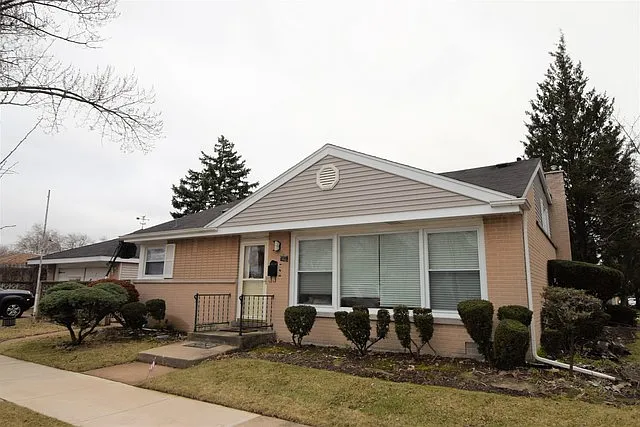 7855 W Park Ave photo 1