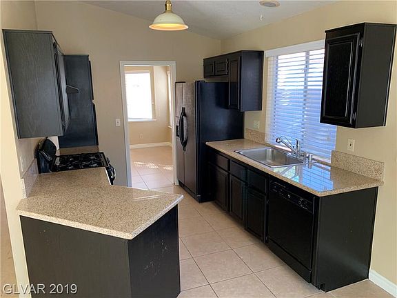 3rd image of 8253 Hilton Head Ct