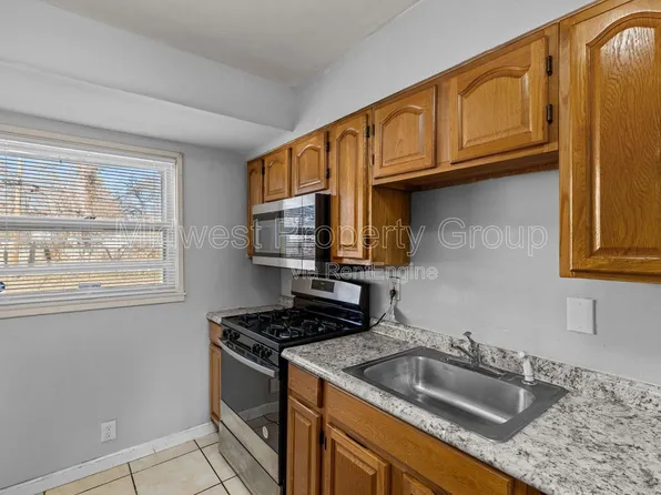 405 Cameron Rd, Saint Louis, MO 63137