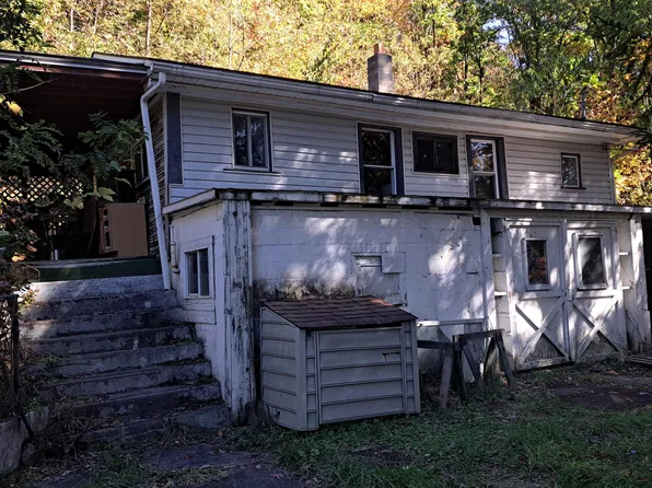 1462 Mill Run Rd, Altoona, PA 16601