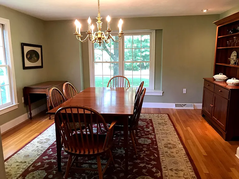 4 Lasallette Rd — Photo 11