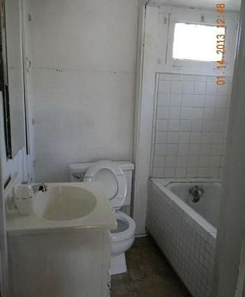 5th image of 627 W Monterey Ave