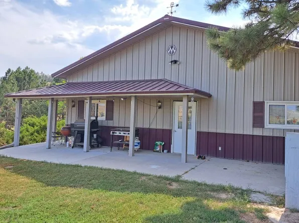 31 Country Club Rd, Chadron, NE 69337