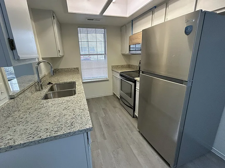 329 Berry St #202 — Photo 4