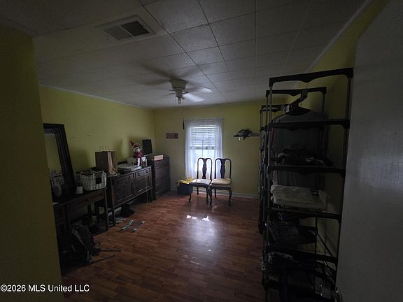 3rd image of 2122 New Hope Rd