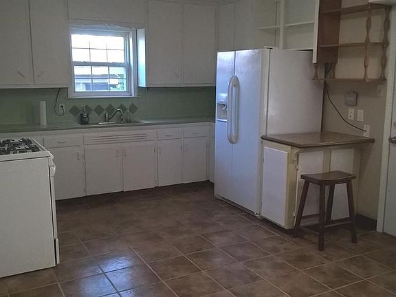 4th image of 513 Sandell Dr