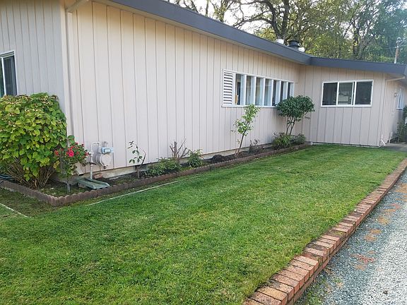 3rd image of 2820 Briggs Ln