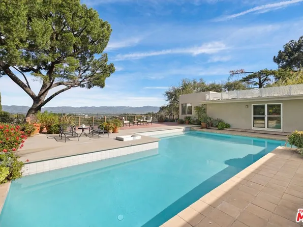 3300 Red Rose Dr, Encino, CA 91436