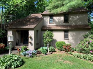 18 Byron Dr #18, Avon, CT 06001