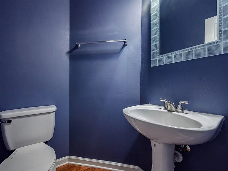 1372 Thornborough Dr — Photo 6