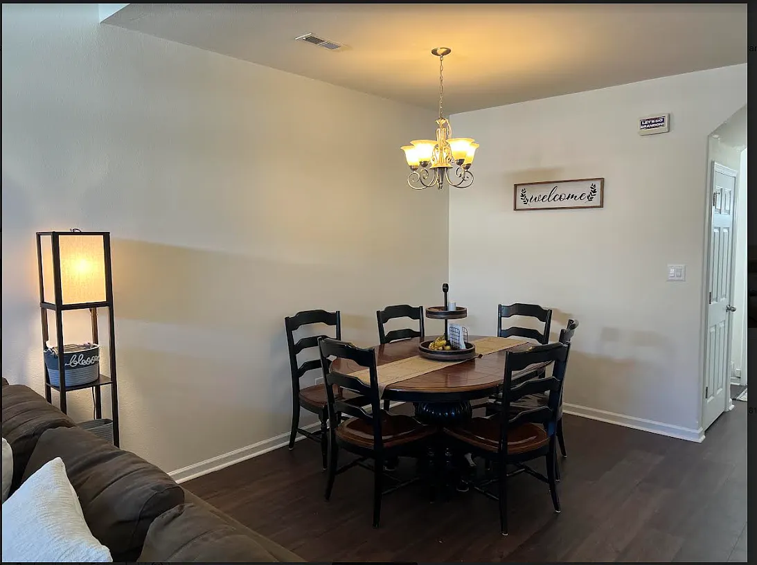 3 bed, 1557 sqft, $1,950 — Photo 3