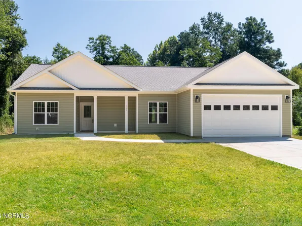 740 S Dickerson Street, Burgaw, NC 28425