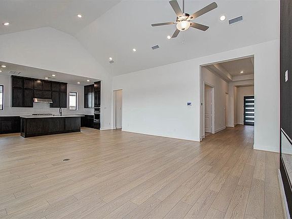 2nd image of 2015 Jade Manor Dr