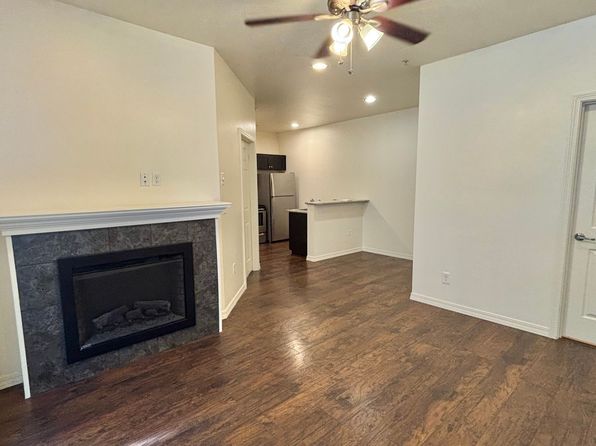 4720 NE Glisan St APT 106