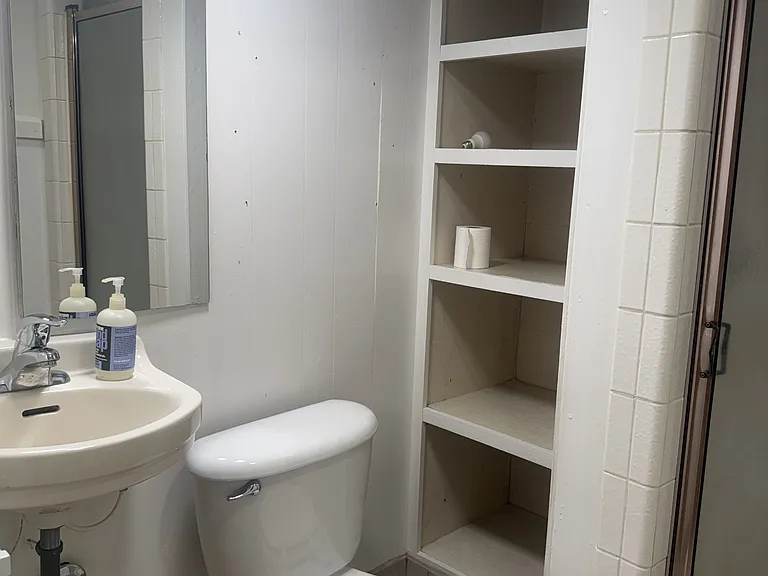 181 W 300 N #2 — Photo 6