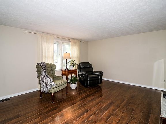 3rd image of 2872 Overdale Dr
