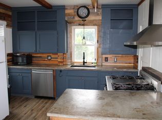 75 Washburn Ave #A, Rumford, RI 02916