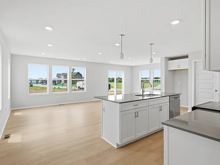 1424 SE Vantage Point Dr — Photo 16