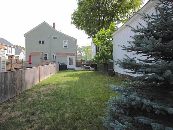 4th image of 90 Bromfield St #90
