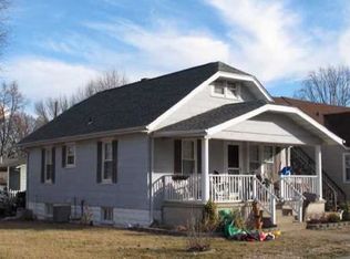 118 E Tydeman Ave, Roxana, IL 62084