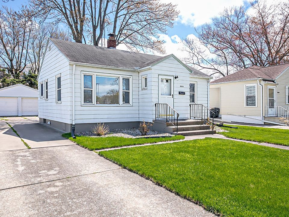 1st image of 2605 Pixley Ave