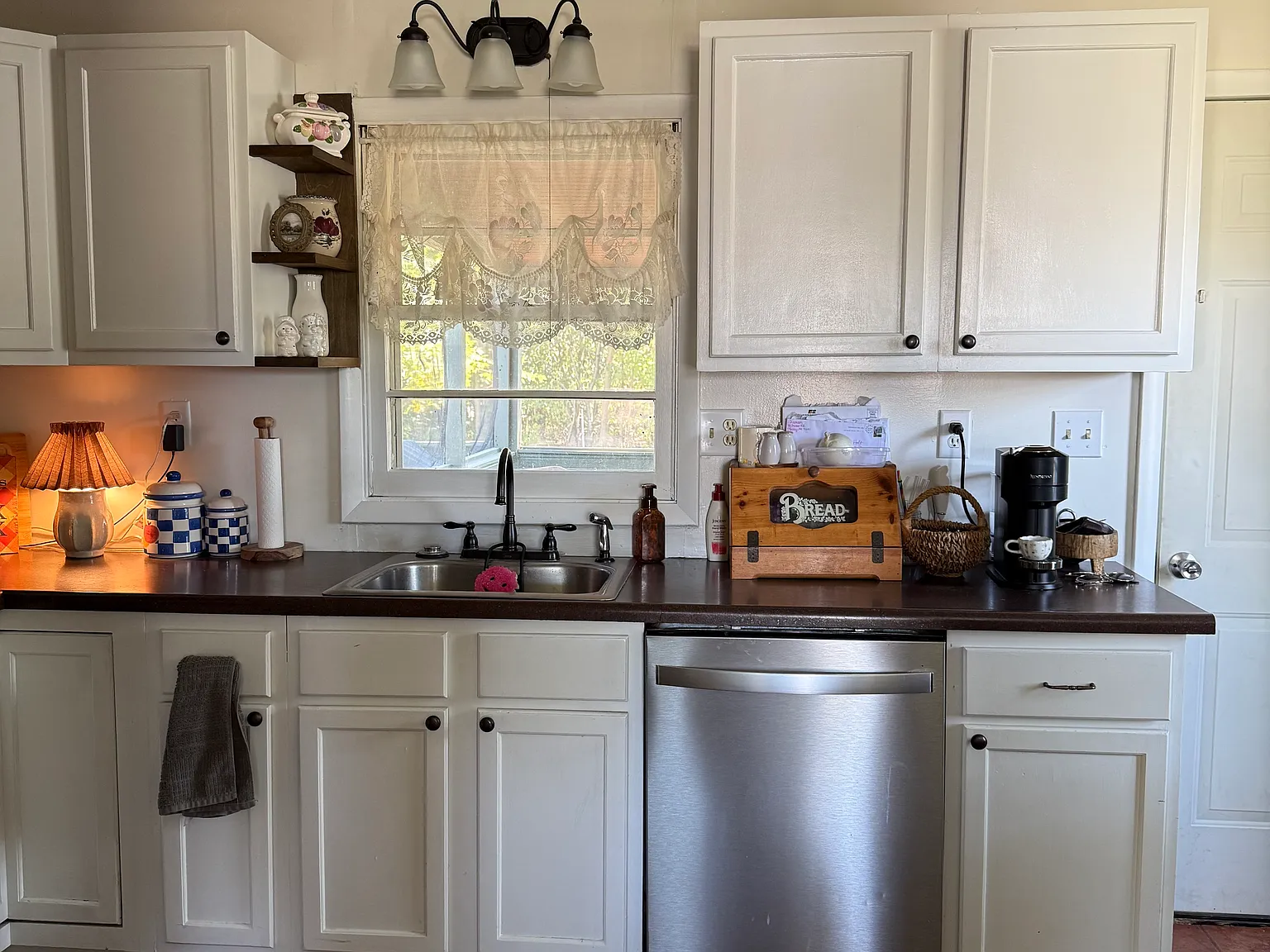 909 E Prairie Ln — Photo 3