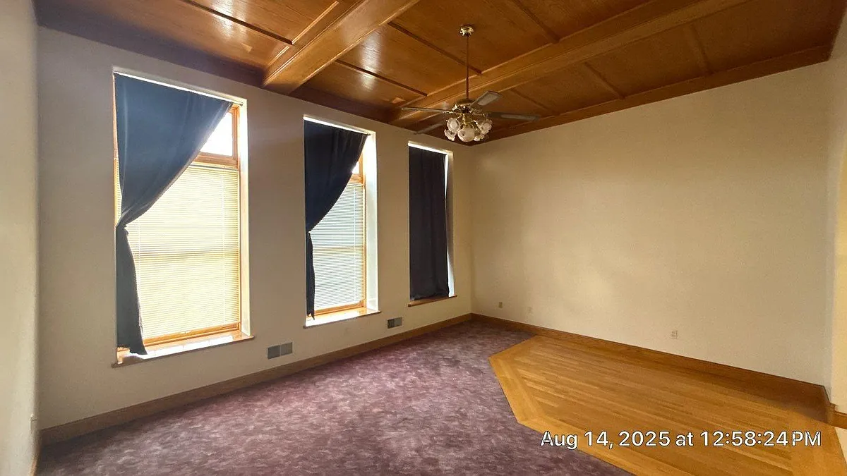 Unit Photo - 318 Liberty St #1/2-2