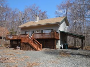 1115 Country Place Dr, Tobyhanna, PA