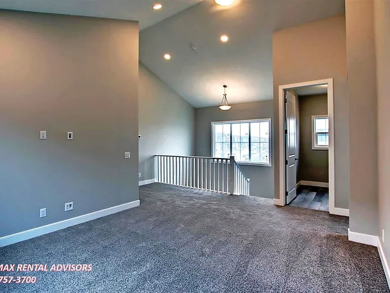 143 Lucas Ter NW #UPPER — Photo 12