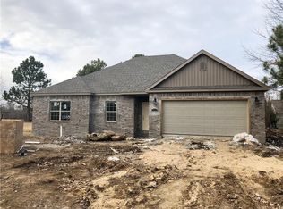 1300 Deerfield Mdw, Siloam Springs, AR 72761