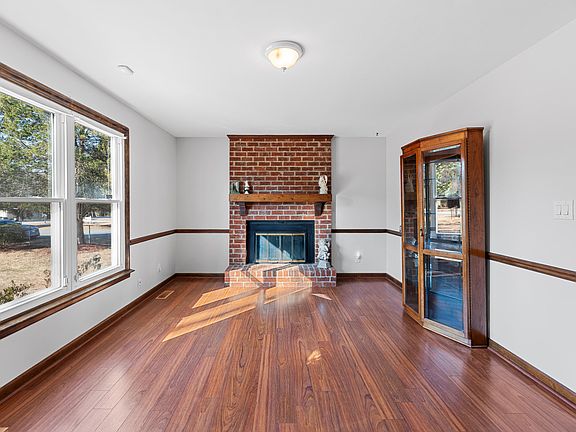 4th image of 624 Wagstaff Rd