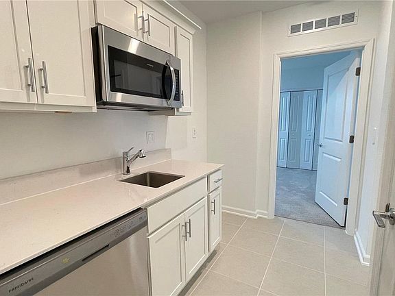 5th image of 2913 Haze Rd #B