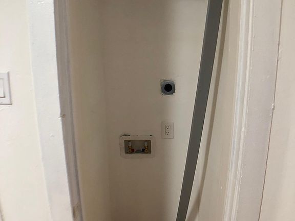 3rd image of 123 Downing St APT 3