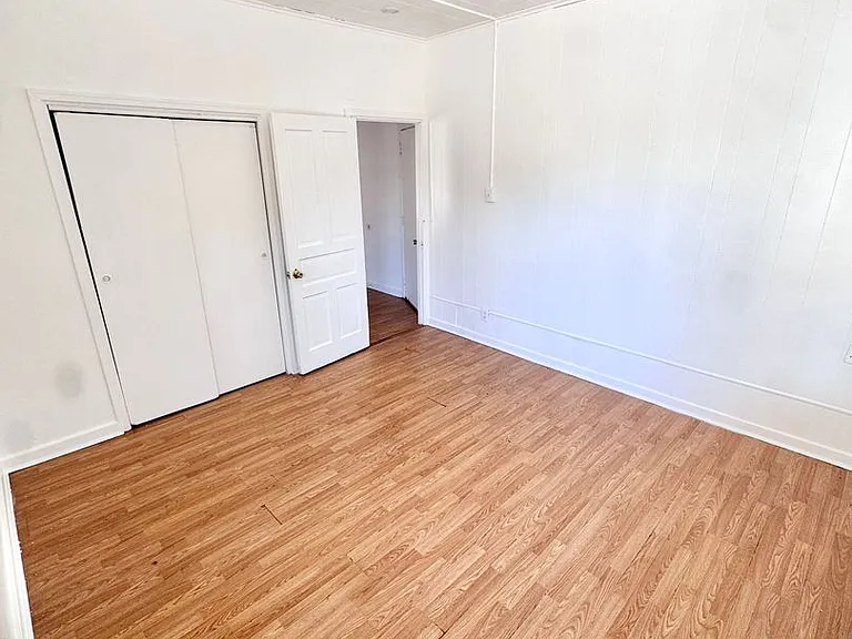 535 W Tilghman St — Photo 5