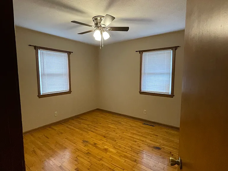 1333 S Ventura Ave — Photo 30