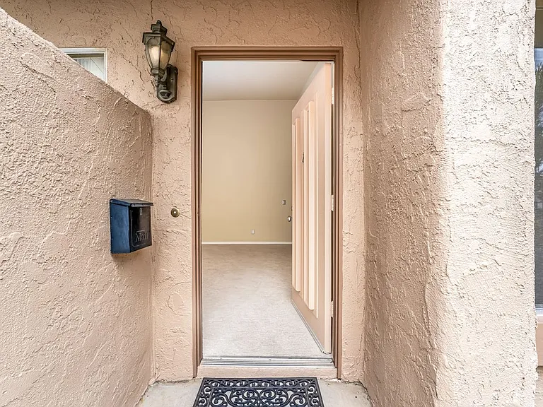 2162 Sweetbriar Rd — Photo 3