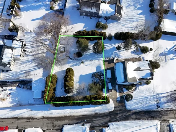 Mount Vernon St, New Bedford, MA 02740