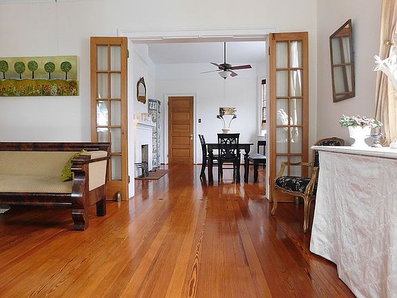 5th image of 2724 Bell St