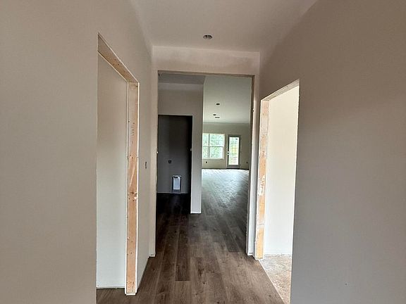 5th image of 107 Van Gilder Way