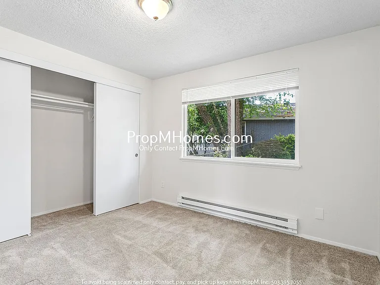 913 W Charles Street — Photo 12