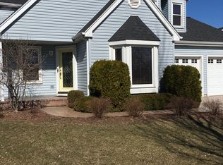 624 Dupont Ct, Elk Grove Village, IL 60007