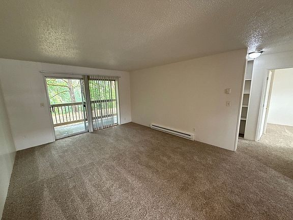 3rd image of 528 SW Levens St APT 4