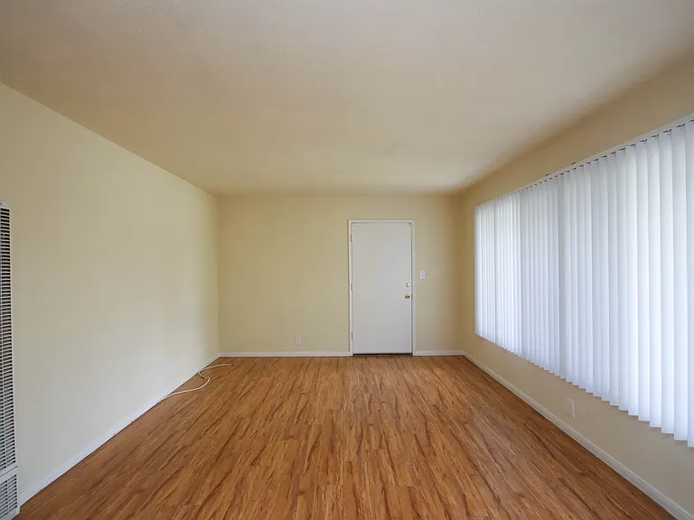 2035 Huntington Dr #6 — Photo 15