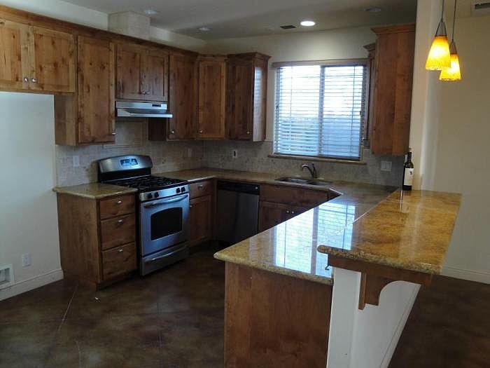 2nd image of 120 W 21st St Unit 1