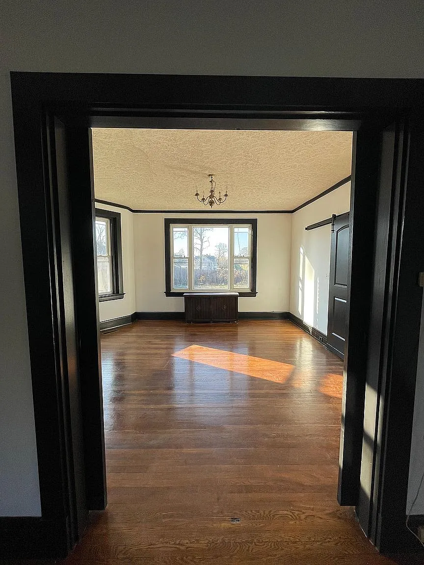 3421 Trimble Ave — Photo 2