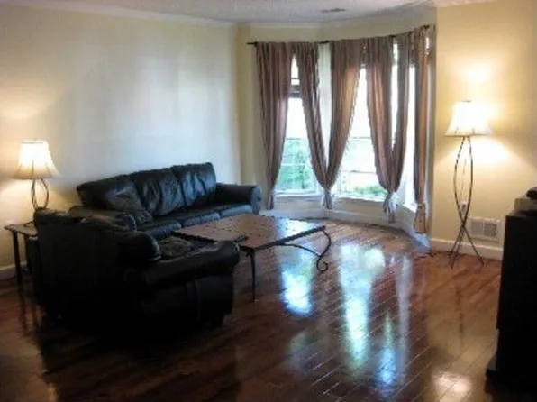 47 Dogwood St, Jersey City, NJ 07305