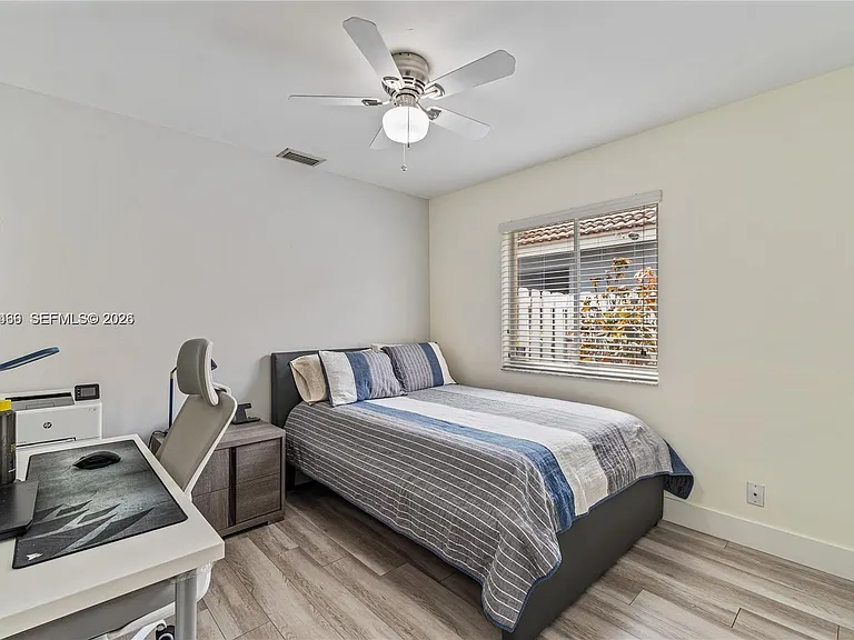 1356 Presidio Dr — Photo 8