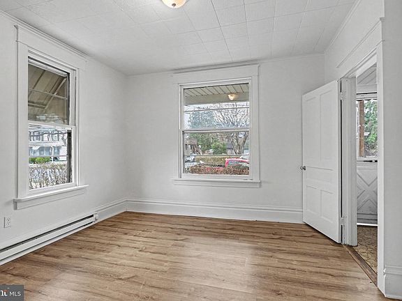 5th image of 2620 Boas St