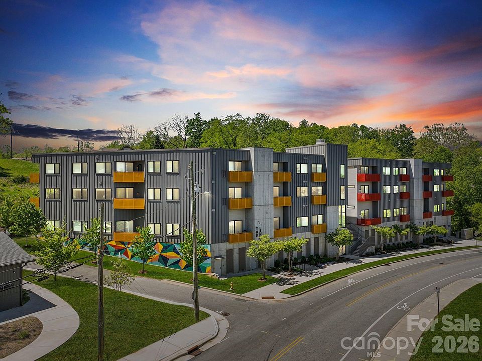 1st image of 68 Craven St #206