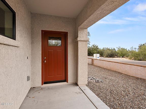 3rd image of 2316 W Paseo Cielo